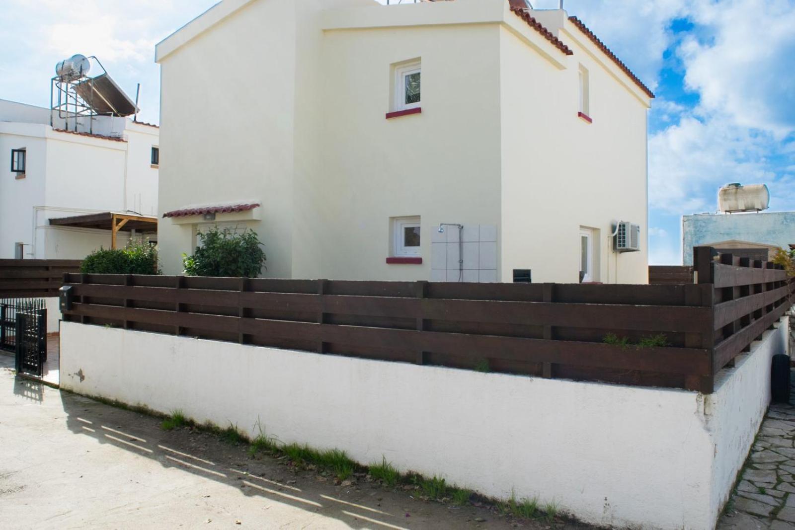 Merika Complex 1 Hou.32 Larnaca Bagian luar foto